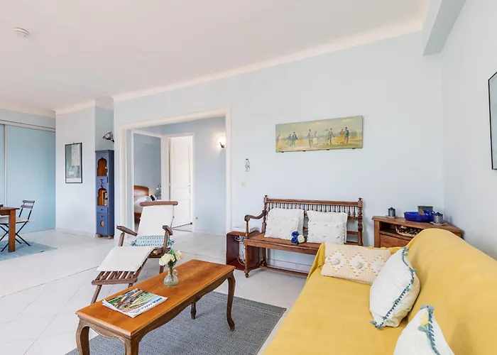 Extraordinary View On Port And Castle Hill - 1 Bdr & Parking
