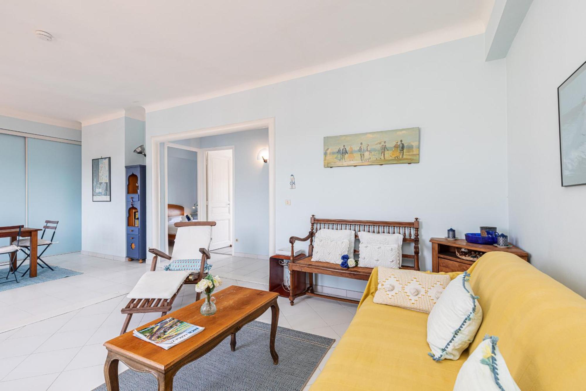 Apartment Extraordinary View On Port And Castle Hill - 1 Bdr & Parking