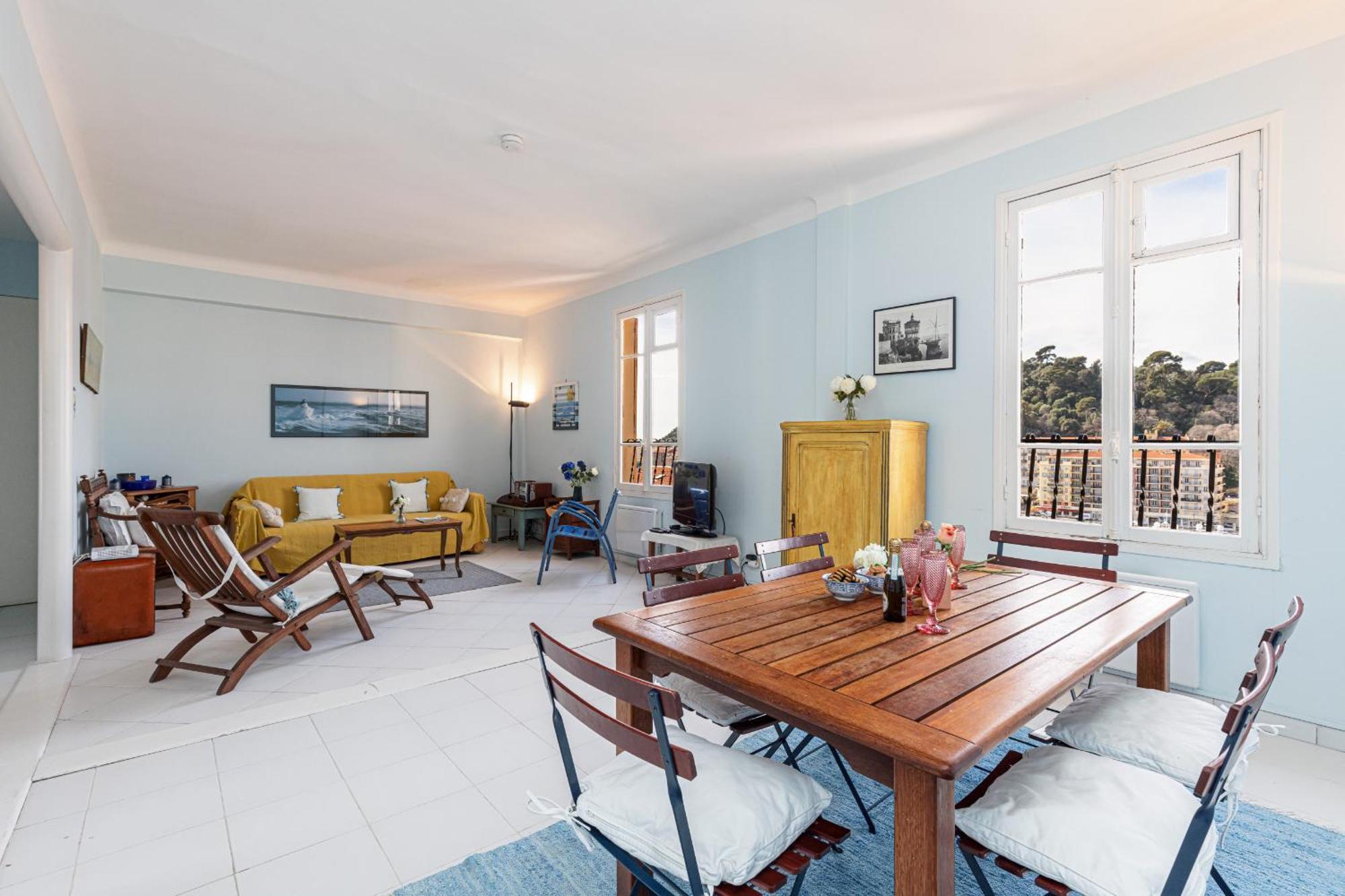 Extraordinary View On Port And Castle Hill - 1 Bdr & Parking Apartment *