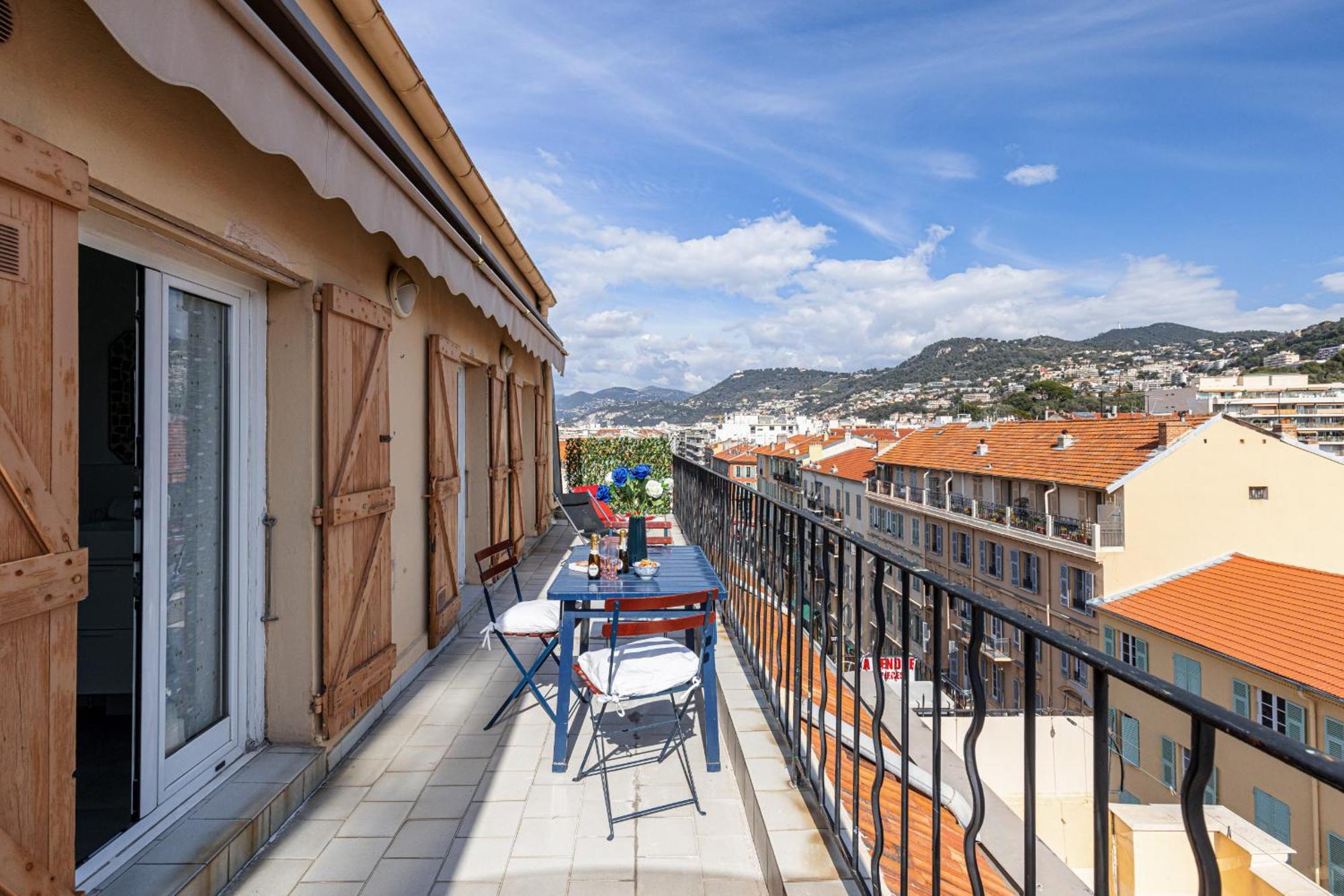 Extraordinary View On Port And Castle Hill - 1 Bdr & Parking Apartment Nizza